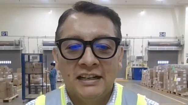 Víctor Martínez,  Distribution Center Manager Toluca, Mexico