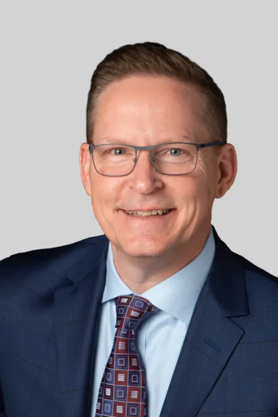 Mike McDermott headshot long